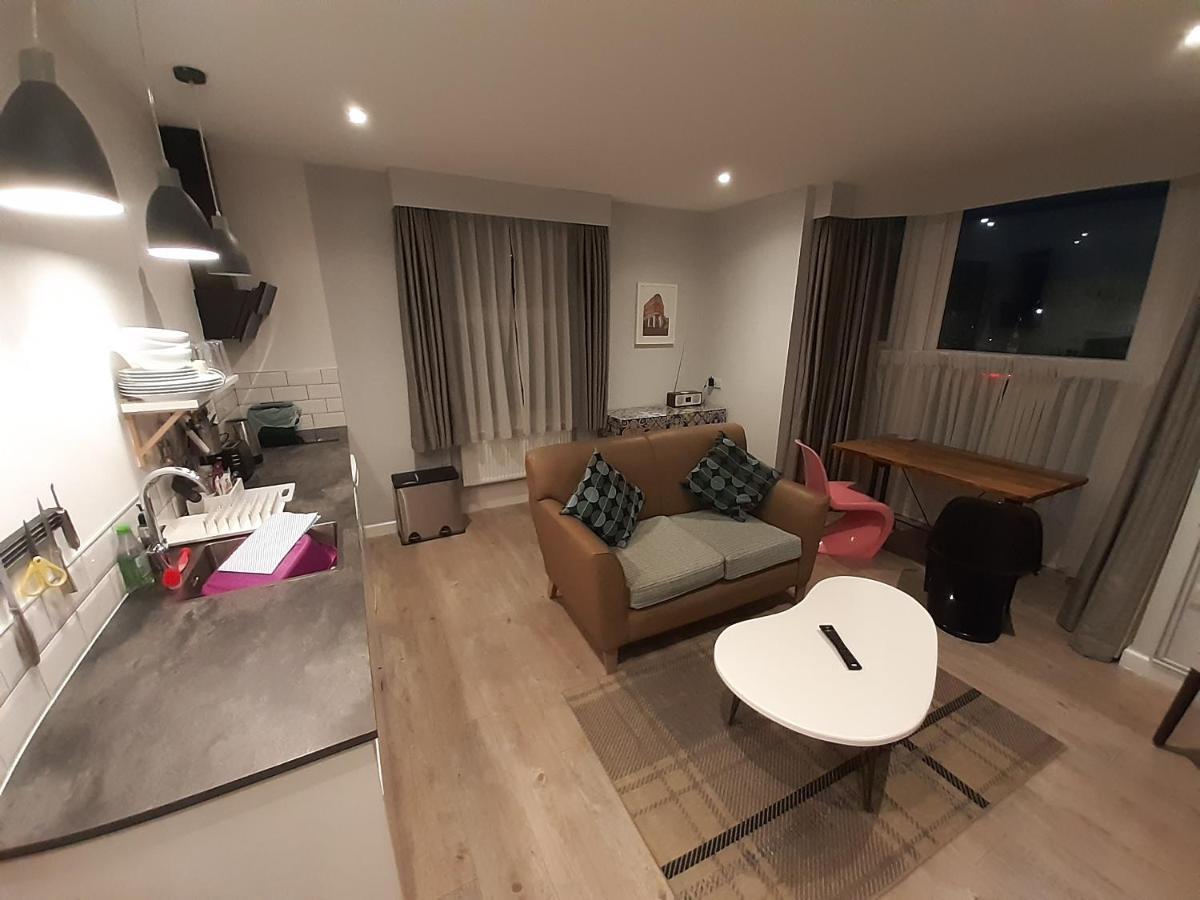 Cotswold Aparthotel 스트라우드 외부 사진